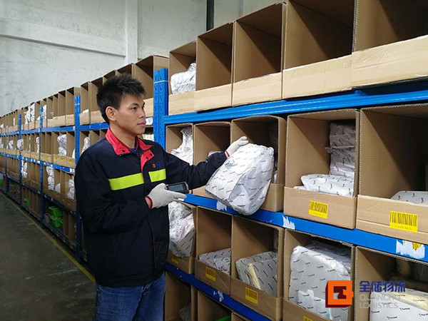 电商仓库的货物摆放 电商仓库的货物摆放