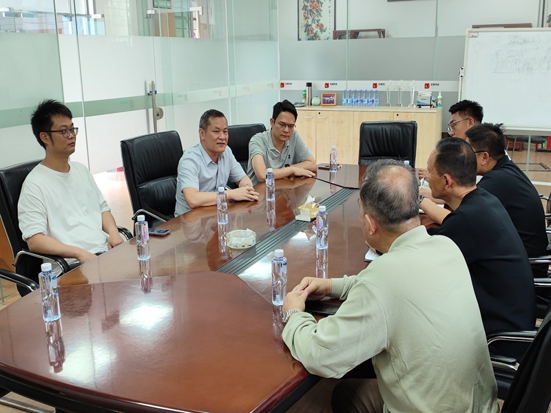 村支书及招商局来访 村支书及招商局来访